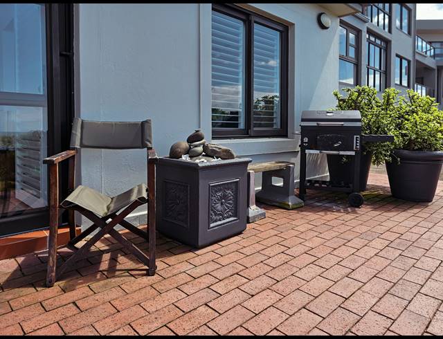 2 BEDROOM APARTMENT FOR SALE IN SHEFFIELD BEACH